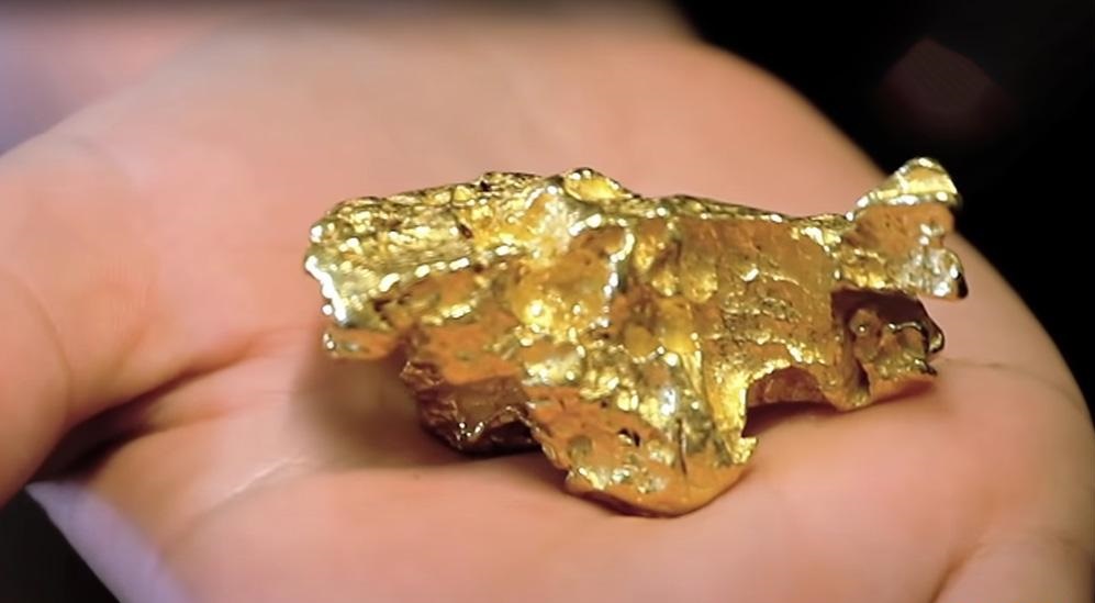 Ava爱华：金价周二震荡微涨，多空因素交织影响走势
